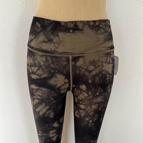 Good American Tie Dye Seamless High Waist Leggings Size 3/4 - Picture 3 of 7